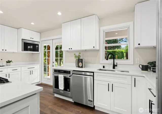 Photo 3 of Single family home for sale at 209 NE 6th Street, North Bend, WA 98045 | MLS# NWM2567516 | Listing updated on 2026-10-01