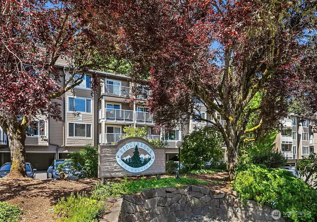 Photo 1 of Sale Pending at 206 Mountain Park Blvd Sw #D203, Issaquah, WA 98027 | MLS# NWM2567520 | Listing updated on 2026-10-02