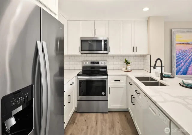 Photo 2 of Sale Pending at 206 Mountain Park Blvd Sw #D203, Issaquah, WA 98027 | MLS# NWM2567520 | Listing updated on 2026-10-02
