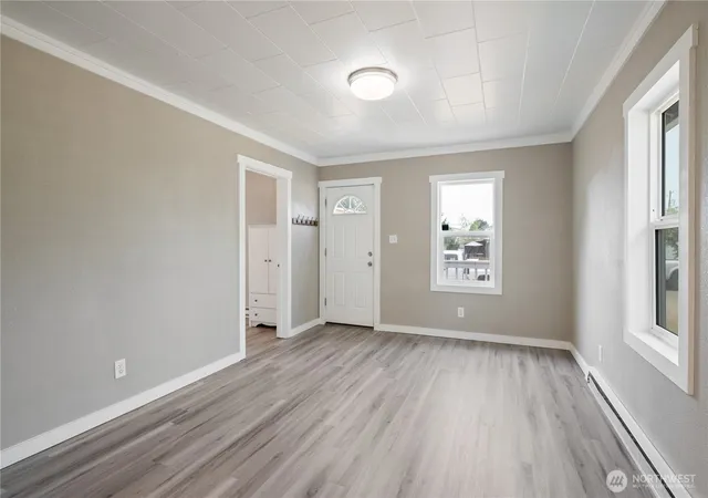 Photo 3 of Single family home for sale at 256 Beech St, Longview, WA 98632 | MLS# NWM2567552 | Listing updated on 2026-09-30