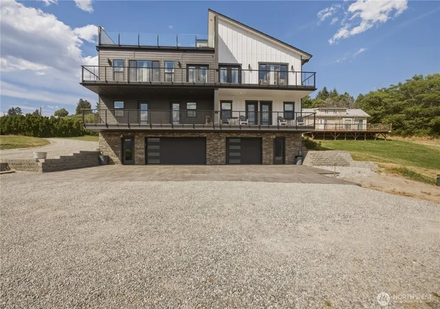 Townhouse for sale at 41 Kokanee Ln #B, Manson, WA 98831 | MLS# NWM2567554