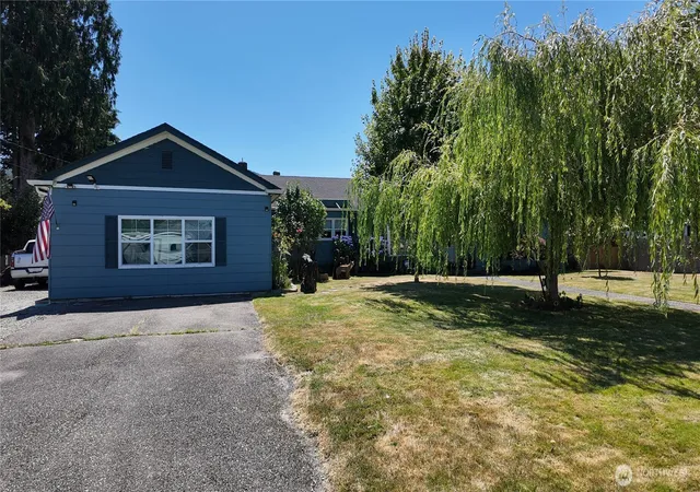 Photo 3 of Single family home for sale at 903 Jameson St, Sedro Woolley, WA 98284 | MLS# NWM2567582 | Listing updated on 2026-09-25