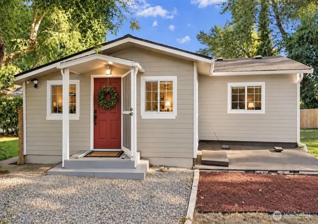 Single family home for sale at 469 Maple Ave SW, Renton, WA 98057 | MLS# NWM2567596