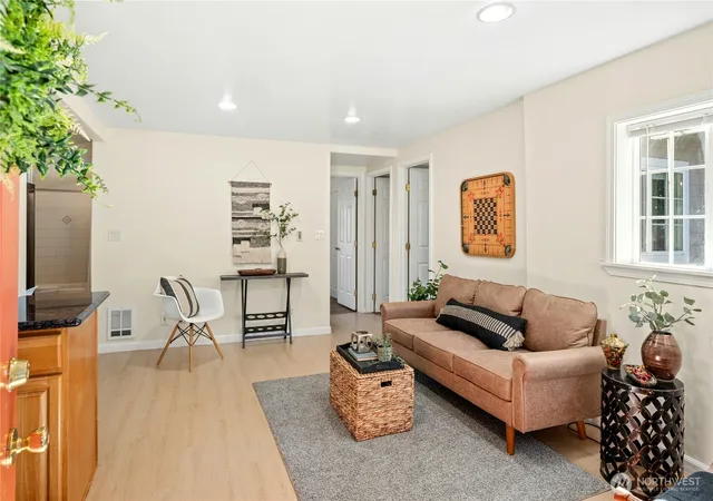 Photo 4 of Single family home for sale at 469 Maple Ave SW, Renton, WA 98057 | MLS# NWM2567596 | Listing updated on 2026-09-25