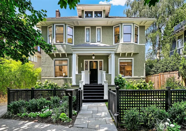 Photo 1 of Sale Pending at 939 13th Avenue E, Seattle, WA 98102 | MLS# NWM2567606 | Listing updated on 2026-08-18