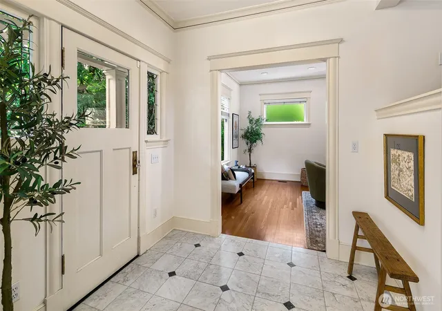 Photo 3 of Sale Pending at 939 13th Avenue E, Seattle, WA 98102 | MLS# NWM2567606 | Listing updated on 2026-08-18
