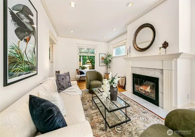 Photo 3 of Sale Pending at 939 13th Avenue E, Seattle, WA 98102 | MLS# NWM2567606 | Listing updated on 2026-08-18