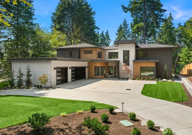 Photo 1 of Mansion for sale at 2009 102nd Place Se, Bellevue, WA 98004 | MLS# NWM2567608 | Listing updated on 2026-09-28