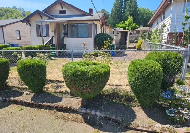 Photo 2 of Single family home for sale at 5517 33rd Avenue S, Seattle, WA 98118 | MLS# NWM2567614 | Listing updated on 2026-09-23