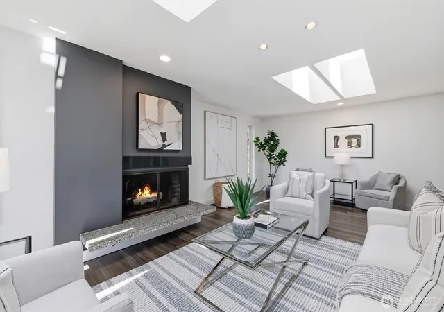 Photo 4 of Single family home for sale at 4802 111th Avenue NE, Kirkland, WA 98033 | MLS# NWM2567616 | Listing updated on 2026-09-24