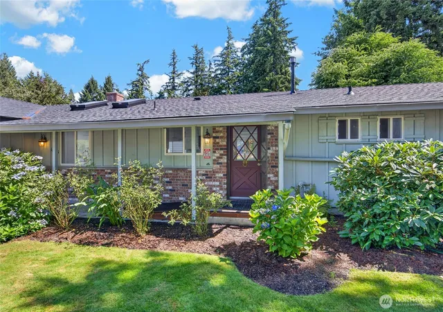 Photo 3 of Single family home for sale at 11725 47th Drive Ne, Marysville, WA 98271 | MLS# NWM2567617 | Listing updated on 2026-09-25