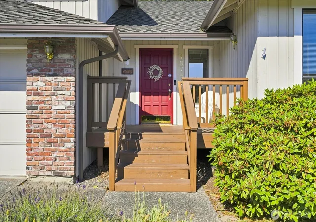 Photo 2 of Sale Pending at 10704 44th Avenue Se, Everett, WA 98208 | MLS# NWM2567621 | Listing updated on 2026-09-23