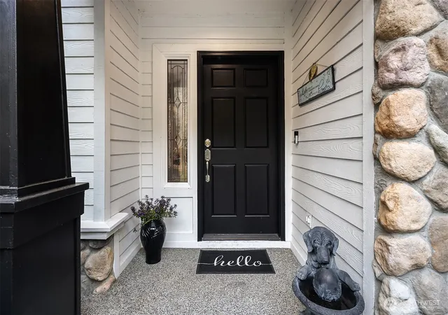 Photo 3 of Single family home for sale at 6056 Championship Ct, Mukilteo, WA 98275 | MLS# NWM2567623 | Listing updated on 2026-09-30