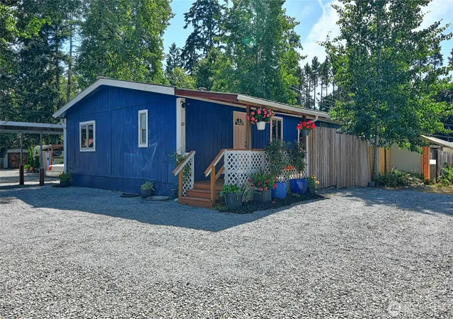 Photo 1 of Manufactured home for sale at 13119 17th Avenue W #20, Everett, WA 98204 | MLS# NWM2567632 | Listing updated on 2026-09-23