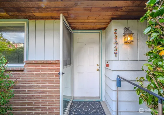 Photo 3 of Sale Pending at 23427 28th Avenue S, Des Moines, WA 98198 | MLS# NWM2567640 | Listing updated on 2026-09-25