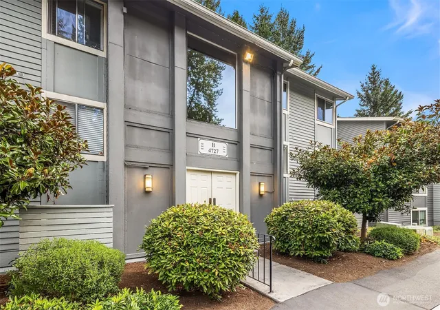 Condo for sale at 4727 W Lake Sammamish Pkwy SE #B206, Issaquah, WA 98027 | MLS# NWM2567650