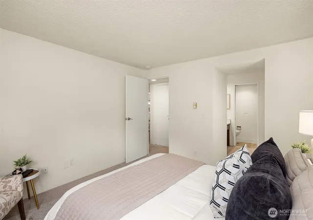 Photo 4 of Condo for sale at 4727 W Lake Sammamish Pkwy SE #B206, Issaquah, WA 98027 | MLS# NWM2567650 | Listing updated on 2026-09-23