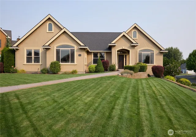 Photo 1 of Single family home for sale at 404 Coyote Ridge Dr, Walla Walla, WA 99362 | MLS# NWM2567672 | Listing updated on 2026-09-30