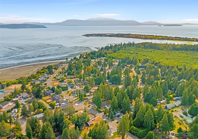 Photo 3 of Manufactured home for sale at 4548 Orcas Way, Ferndale, WA 98248 | MLS# NWM2567673 | Listing updated on 2026-09-23