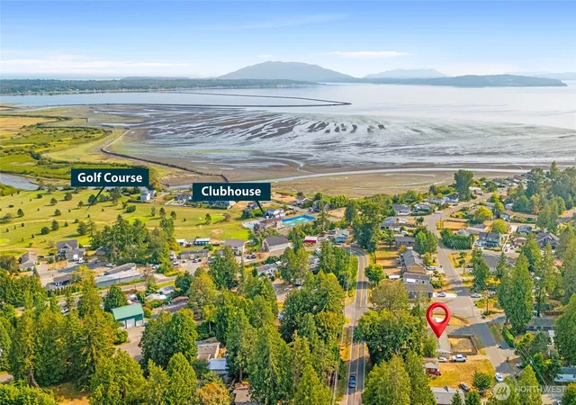 Photo 4 of Manufactured home for sale at 4548 Orcas Way, Ferndale, WA 98248 | MLS# NWM2567673 | Listing updated on 2026-09-23