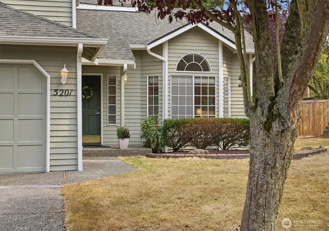Photo 3 of Single family home for sale at 5201 107th Street Sw, Mukilteo, WA 98275 | MLS# NWM2567696 | Listing updated on 2026-09-30