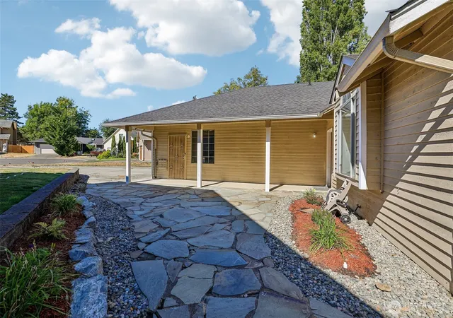 Photo 2 of Sale Pending at 1643 S 245th Place, Des Moines, WA 98198 | MLS# NWM2567701 | Listing updated on 2026-09-30