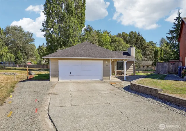Photo 3 of Sale Pending at 1643 S 245th Place, Des Moines, WA 98198 | MLS# NWM2567701 | Listing updated on 2026-09-30