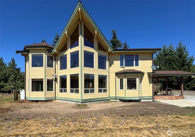 Photo 3 of Single family home for sale at 114 Blackberry Ln, Port Angeles, WA 98362 | MLS# NWM2567702 | Listing updated on 2026-09-23