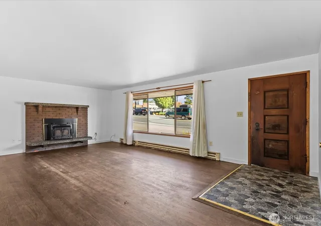 Photo 3 of Sale Pending at 1416 112th Street Se, Everett, WA 98204 | MLS# NWM2567704 | Listing updated on 2026-09-25