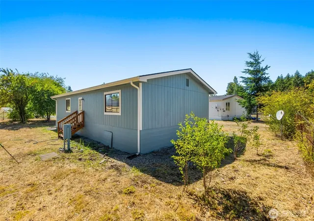 Photo 3 of Manufactured home for sale at 7140 191st Avenue Sw #26, Rochester, WA 98579 | MLS# NWM2567710 | Listing updated on 2026-10-01