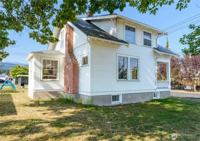 Photo 1 of Single family home for sale at 503 S Peabody St, Port Angeles, WA 98362 | MLS# NWM2567713 | Listing updated on 2026-09-29