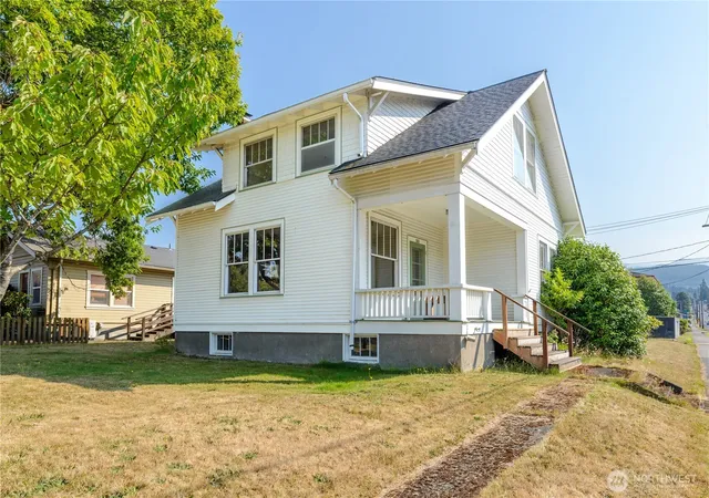 Photo 2 of Single family home for sale at 503 S Peabody St, Port Angeles, WA 98362 | MLS# NWM2567713 | Listing updated on 2026-09-29