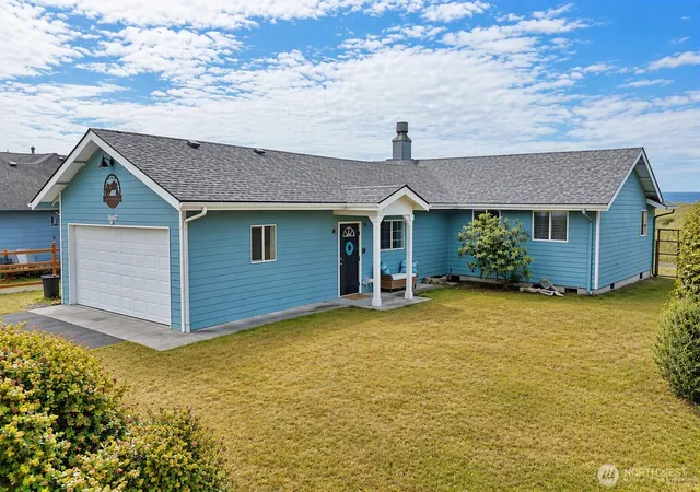Single family home for sale at 19407 K Pl, Long Beach, WA 98631 | MLS# NWM2567744