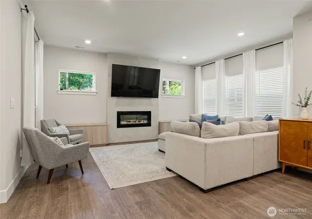 Photo 4 of Single family home for sale at 18804 14th Place W, Lynnwood, WA 98037 | MLS# NWM2567746 | Listing updated on 2026-09-23