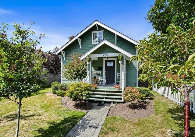 Photo 2 of Sale Pending at 2410 Highland Ave, Everett, WA 98201 | MLS# NWM2567778 | Listing updated on 2026-09-25