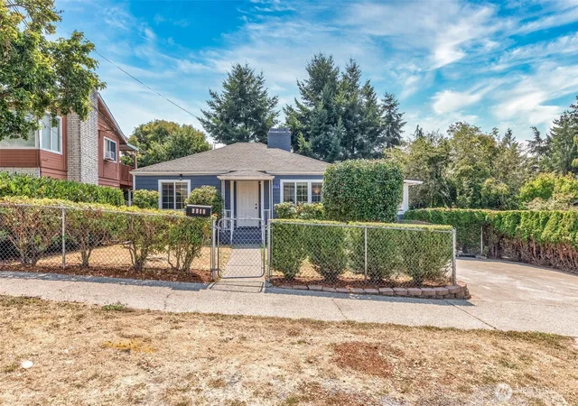 Photo 2 of Single family home for sale at 2515 S Willow St, Seattle, WA 98108 | MLS# NWM2567805 | Listing updated on 2026-10-21