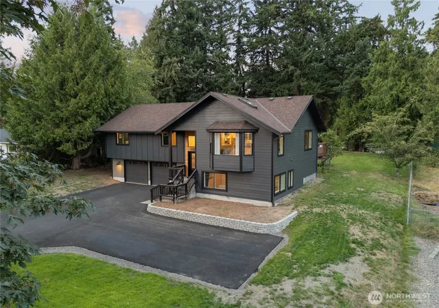 Photo 2 of Contingent at 2207 186th Avenue E, Lake Tapps, WA 98391 | MLS# NWM2567807 | Listing updated on 2026-09-23