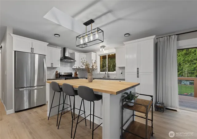 Photo 4 of Single family home for sale at 2207 186th Avenue E, Lake Tapps, WA 98391 | MLS# NWM2567807 | Listing updated on 2026-09-23