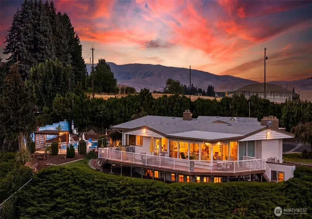 Photo 2 of Single family home for sale at 714 N 58th Avenue, Yakima, WA 98908 | MLS# NWM2567810 | Listing updated on 2026-09-23