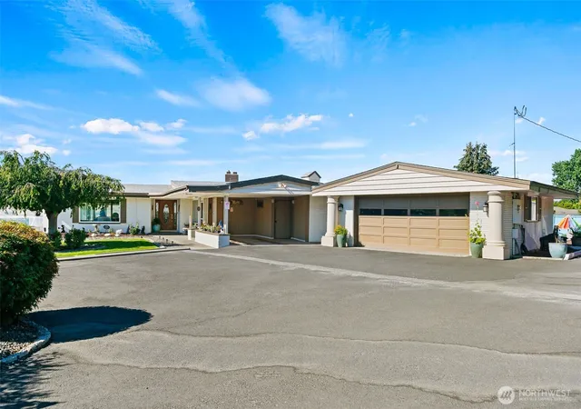 Photo 3 of Single family home for sale at 714 N 58th Avenue, Yakima, WA 98908 | MLS# NWM2567810 | Listing updated on 2026-09-23