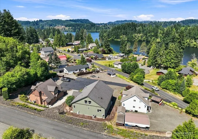 Photo 2 of Single family home for sale at 105 09 Lakeside Dr E, Mossyrock, WA 98564 | MLS# NWM2567811 | Listing updated on 2026-09-23