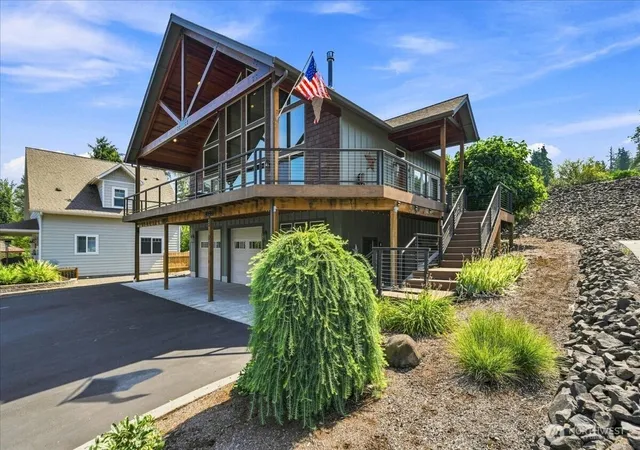 Photo 3 of Single family home for sale at 105 09 Lakeside Dr E, Mossyrock, WA 98564 | MLS# NWM2567811 | Listing updated on 2026-09-23