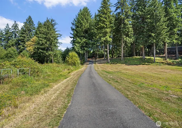 Photo 3 of Single family home for sale at 132 Armstrong Rd, Chehalis, WA 98532 | MLS# NWM2567814 | Listing updated on 2026-09-29