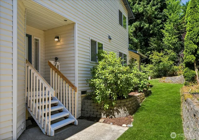 Photo 3 of Multi family home for sale at 3115 York Rd, Everett, WA 98204 | MLS# NWM2567840 | Listing updated on 2026-09-23