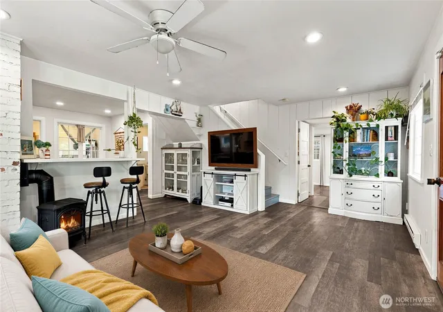 Photo 4 of Sale Pending at 1224 West Ave, Port Orchard, WA 98366 | MLS# NWM2567841 | Listing updated on 2026-09-25