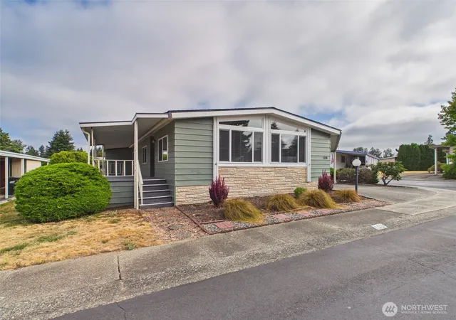 Photo 3 of Manufactured home for sale at 11436 SE 208th Street #106, Kent, WA 98031 | MLS# NWM2567842 | Listing updated on 2026-09-23