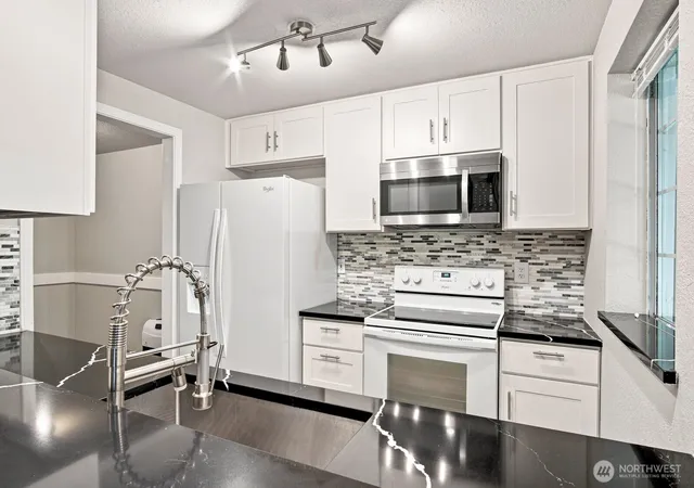 Photo 2 of Condo for sale at 15433 Country Clb Dr #E103, Mill Creek, WA 98012 | MLS# NWM2567847 | Listing updated on 2026-10-02