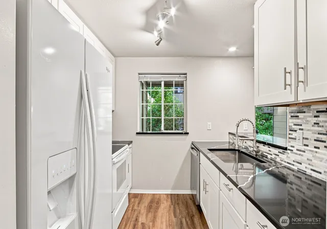 Photo 3 of Condo for sale at 15433 Country Clb Dr #E103, Mill Creek, WA 98012 | MLS# NWM2567847 | Listing updated on 2026-10-02
