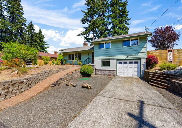 Photo 2 of Single family home for sale at 318 Ranger Dr Se, Olympia, WA 98503 | MLS# NWM2567863 | Listing updated on 2026-09-23