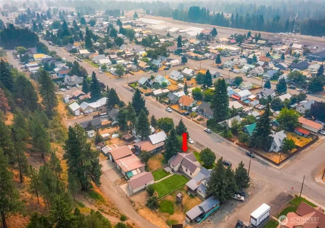 Photo 4 of Sale Pending at 403 E 3rd Street, Cle Elum, WA 98922 | MLS# NWM2567890 | Listing updated on 2026-09-23